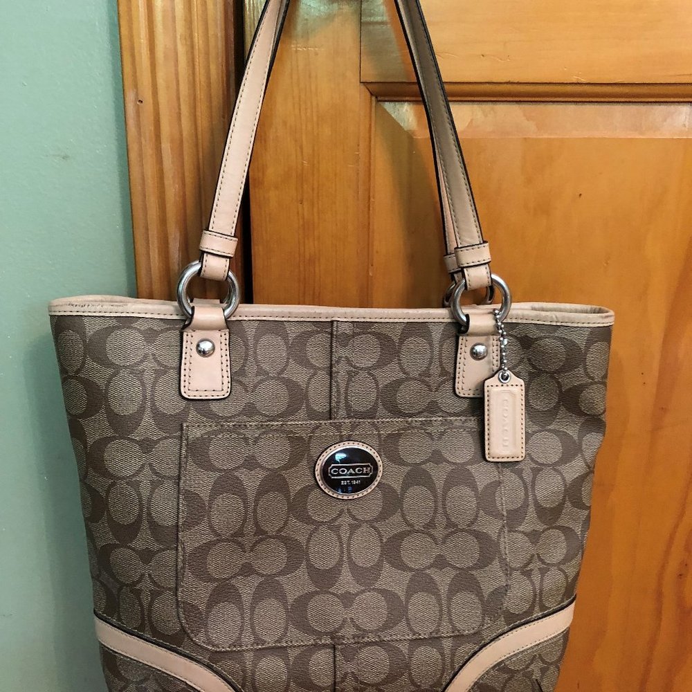 coach peyton monogram